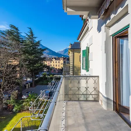 Apartament Lara's *